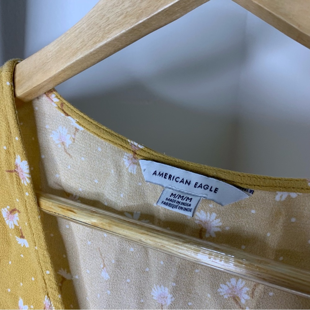 American Eagle Yellow Floral Ruched Women's Top M - Picture 4 of 6